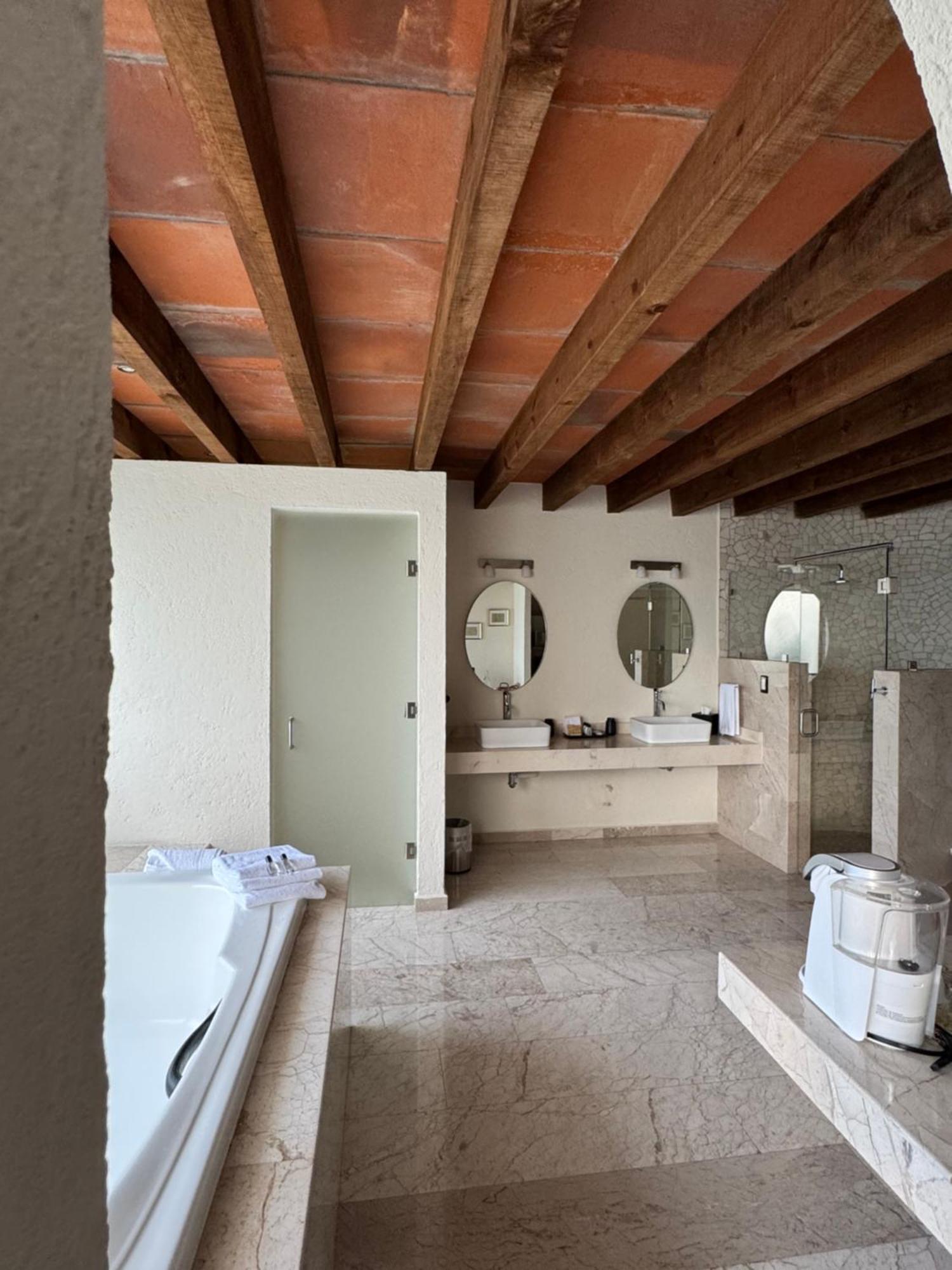 Porta Paradiso Valquirico, Albergo Boutique Santeagueda Exterior foto