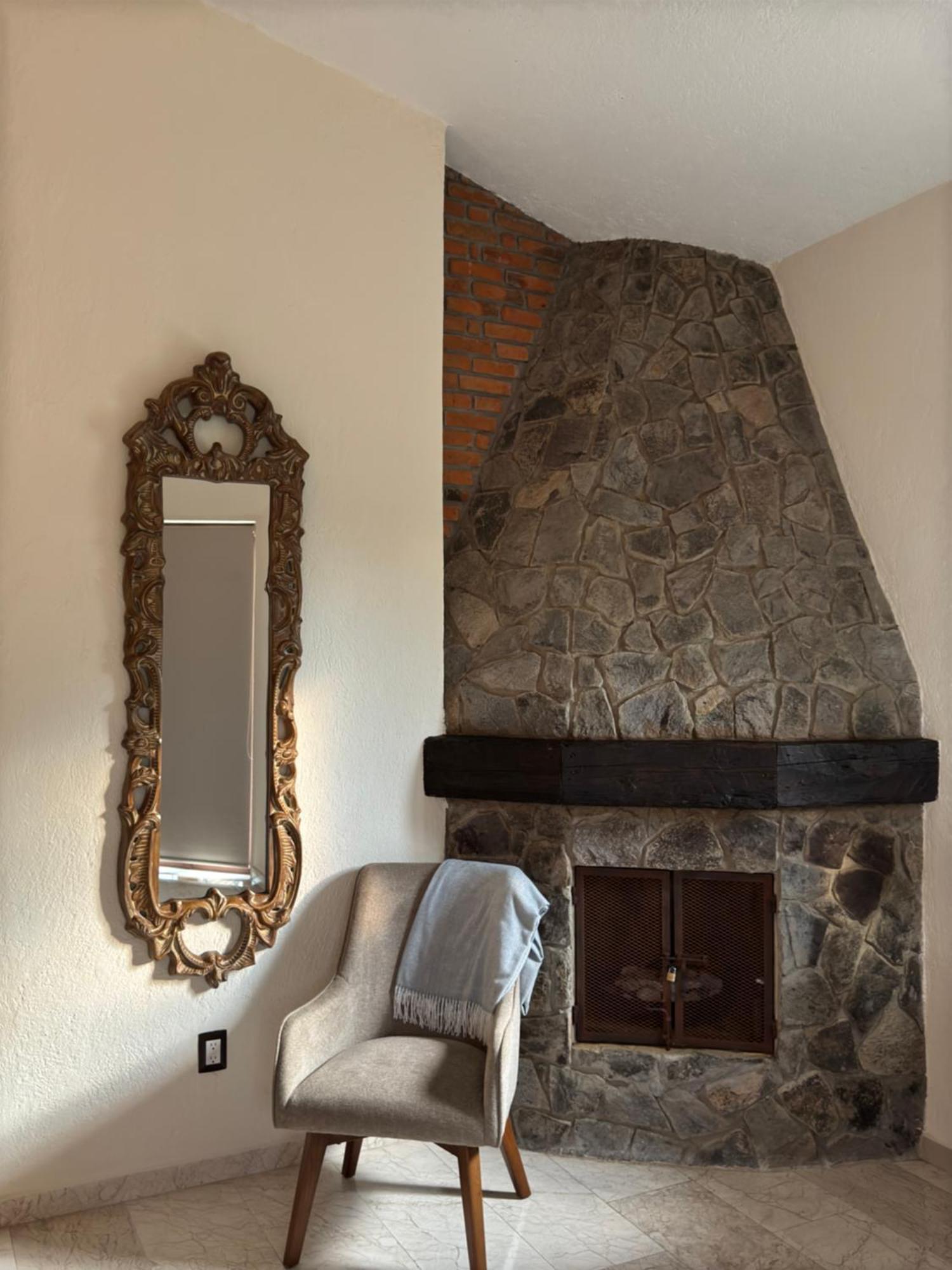 Porta Paradiso Valquirico, Albergo Boutique Santeagueda Exterior foto