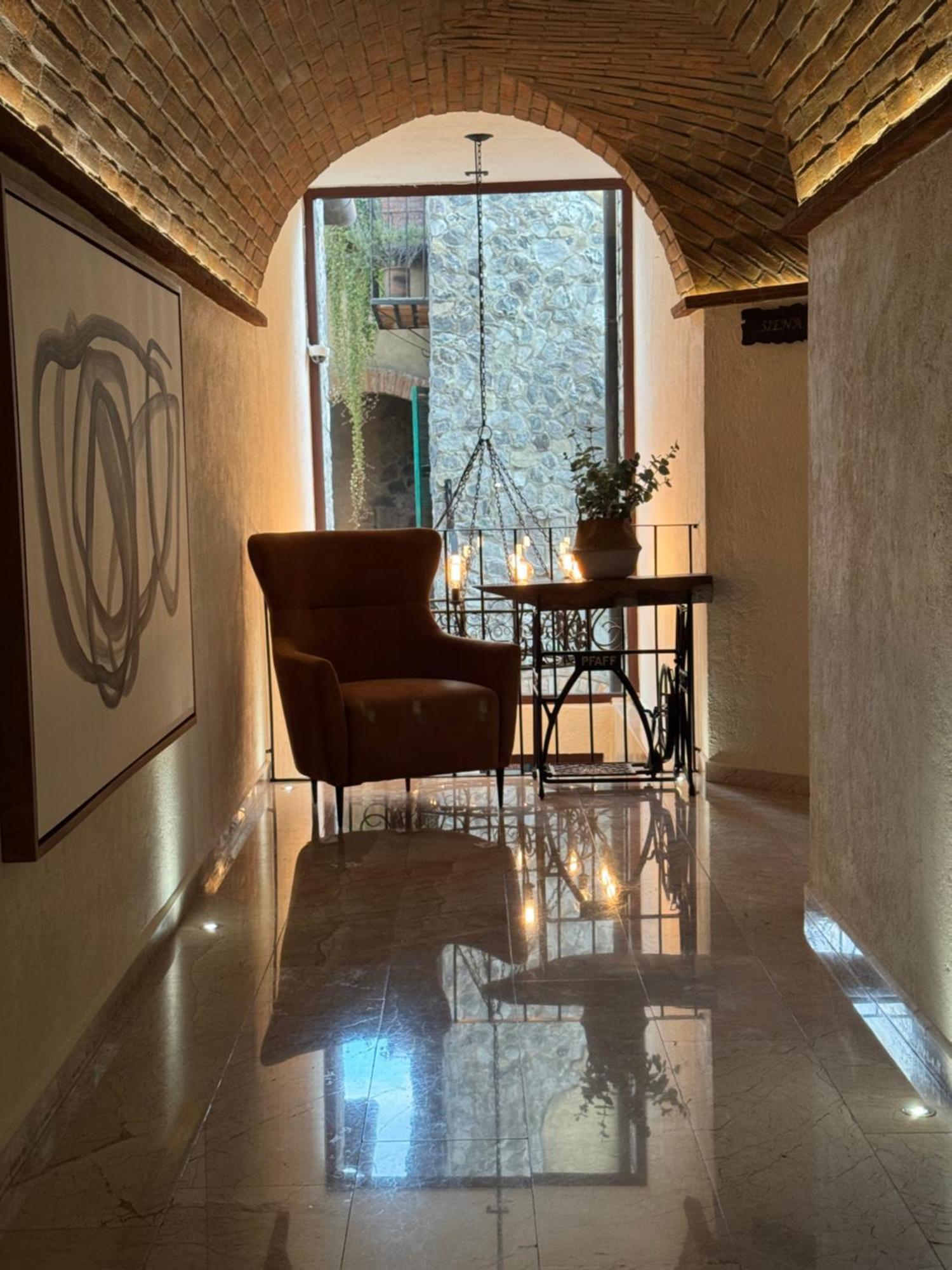 Porta Paradiso Valquirico, Albergo Boutique Santeagueda Exterior foto