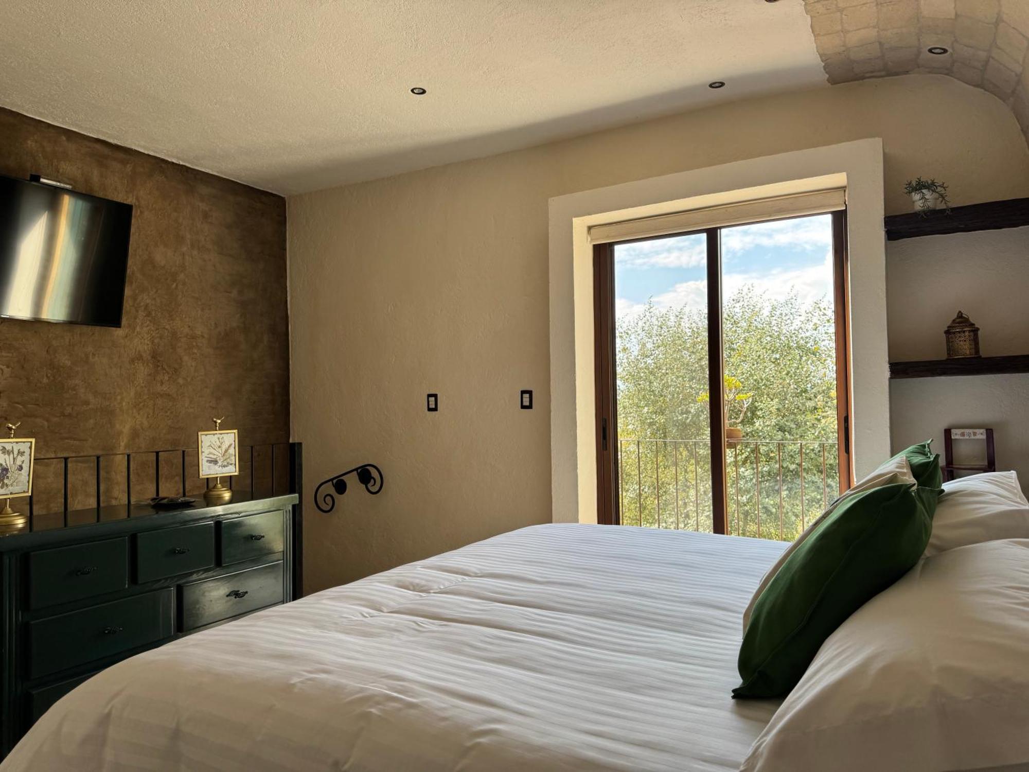 Porta Paradiso Valquirico, Albergo Boutique Santeagueda Exterior foto