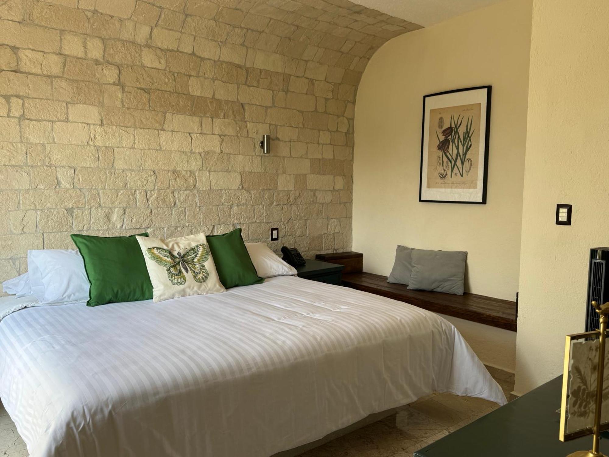 Porta Paradiso Valquirico, Albergo Boutique Santeagueda Exterior foto